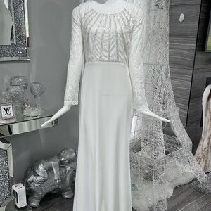 Clearance Price 📣 💎 White Lace Long Sleeve Dress with touch of sequin- Size-12